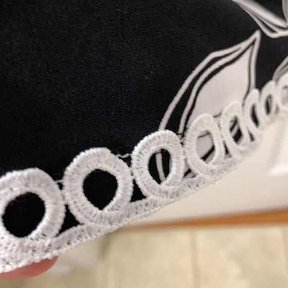 Joseph Ribicoff Size 12 black and white floral dress - Picture 4 of 10